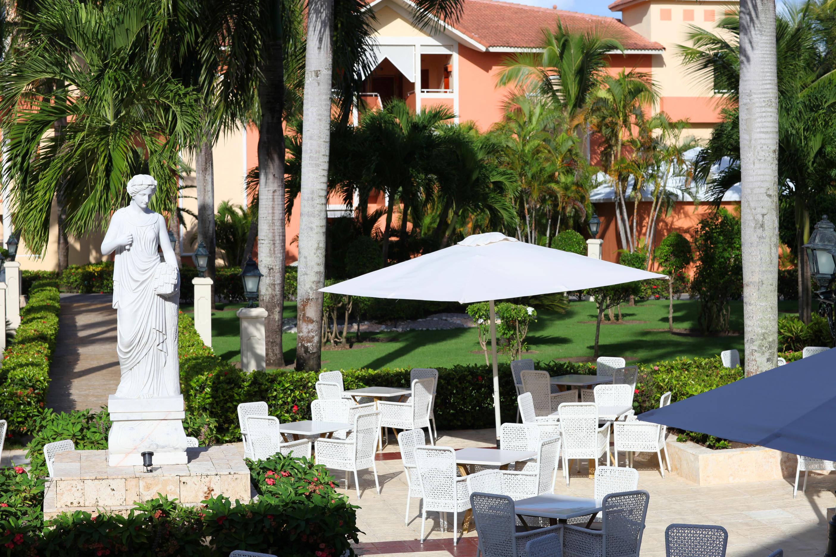 Bahia Principe Grand Bavaro Punta Cana Exterior foto The resort's grounds
