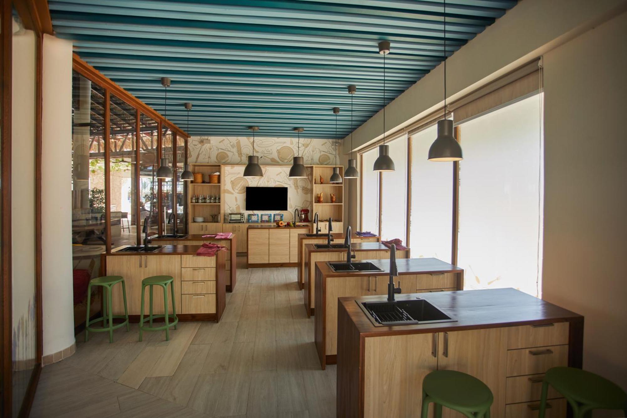 Bahia Principe Grand Bavaro Punta Cana Exterior foto The kitchen at the Culinary Institute of Virginia