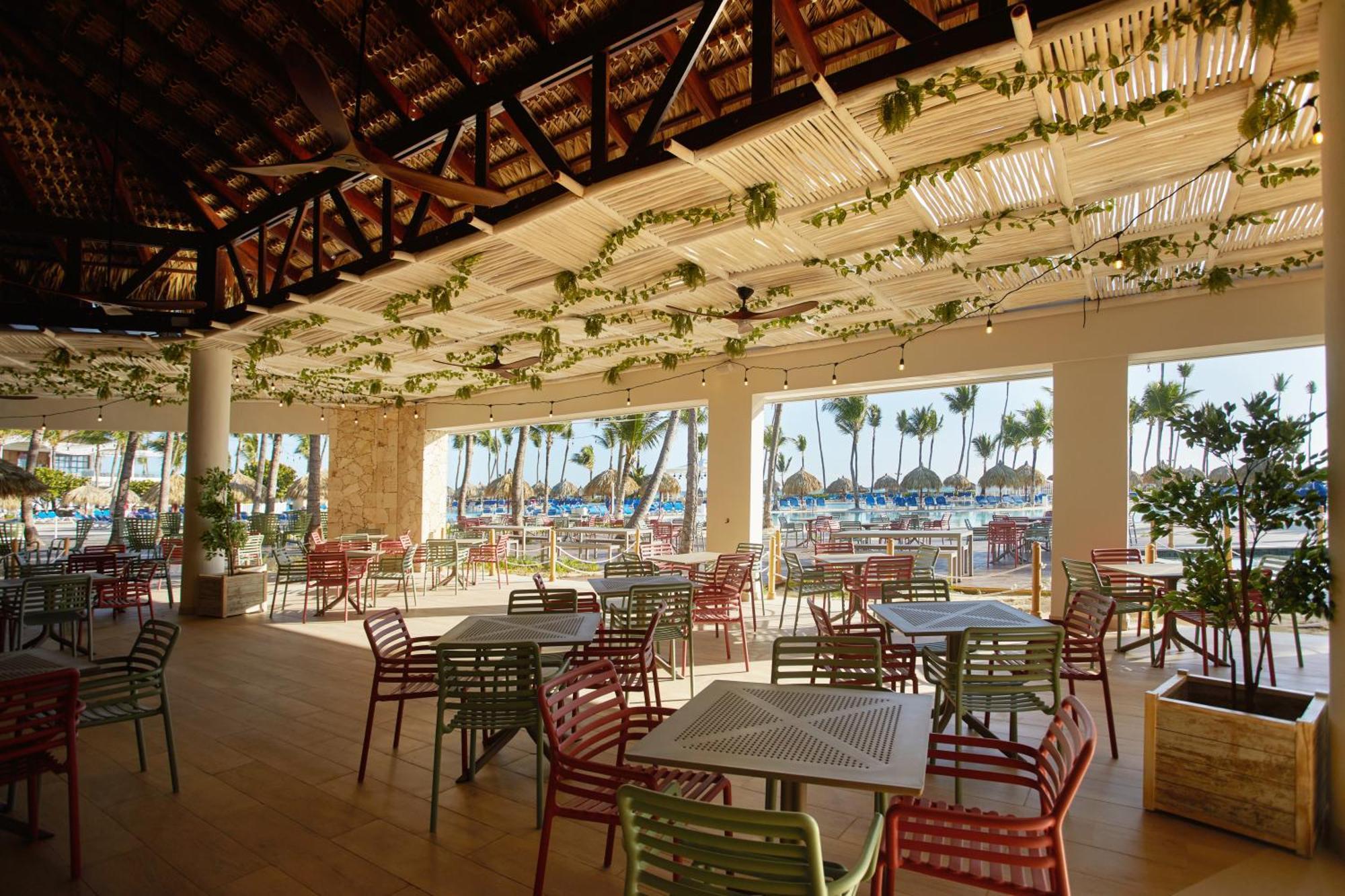 Bahia Principe Grand Bavaro Punta Cana Exterior foto The interior of the restaurant