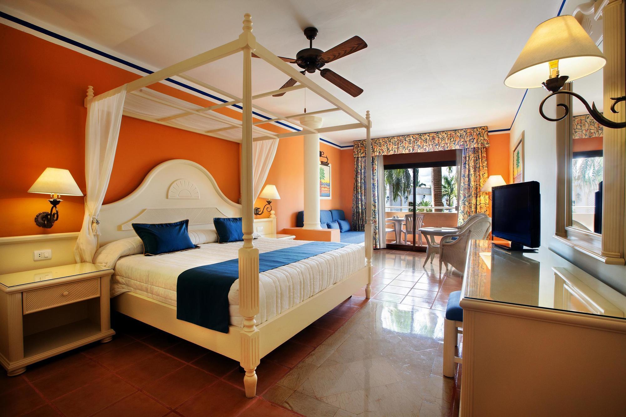 Bahia Principe Grand Bavaro Punta Cana Exterior foto A room at the Iberostar Grand Hotel at Playa del Inglés, Gran Canaria
